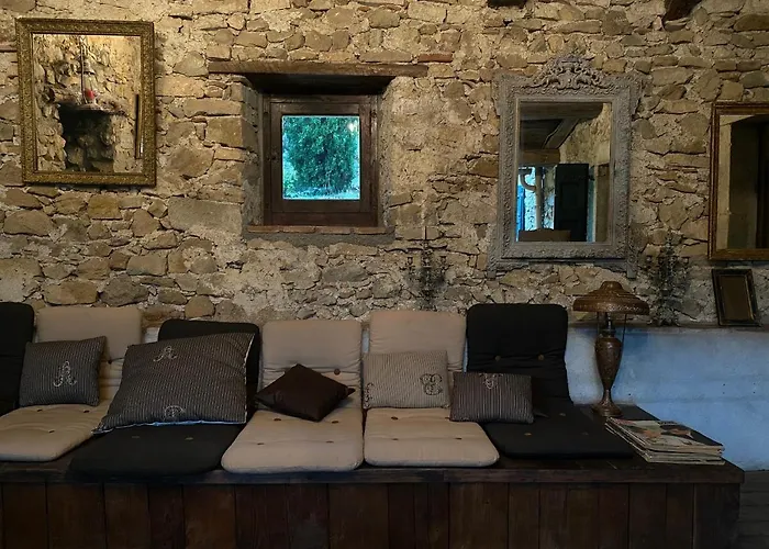 Avec Terrasse Dans Mas Historique Cevenol